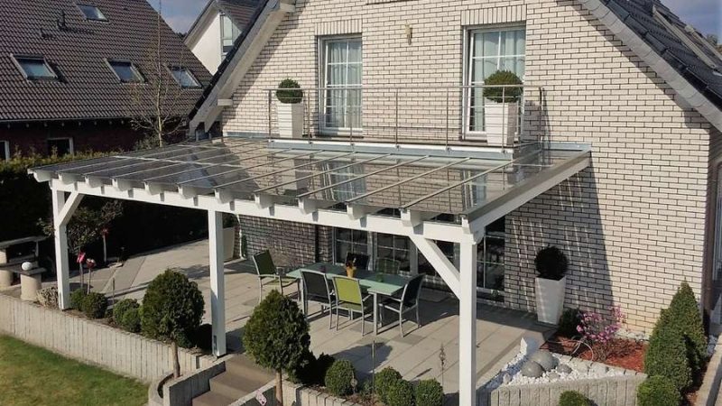 Solardach auf der Terrasse – Schutz und eigener Ökostrom